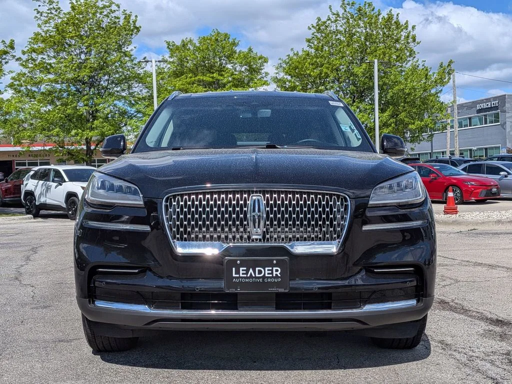 Used 2024 Black Lincoln Livery image 2