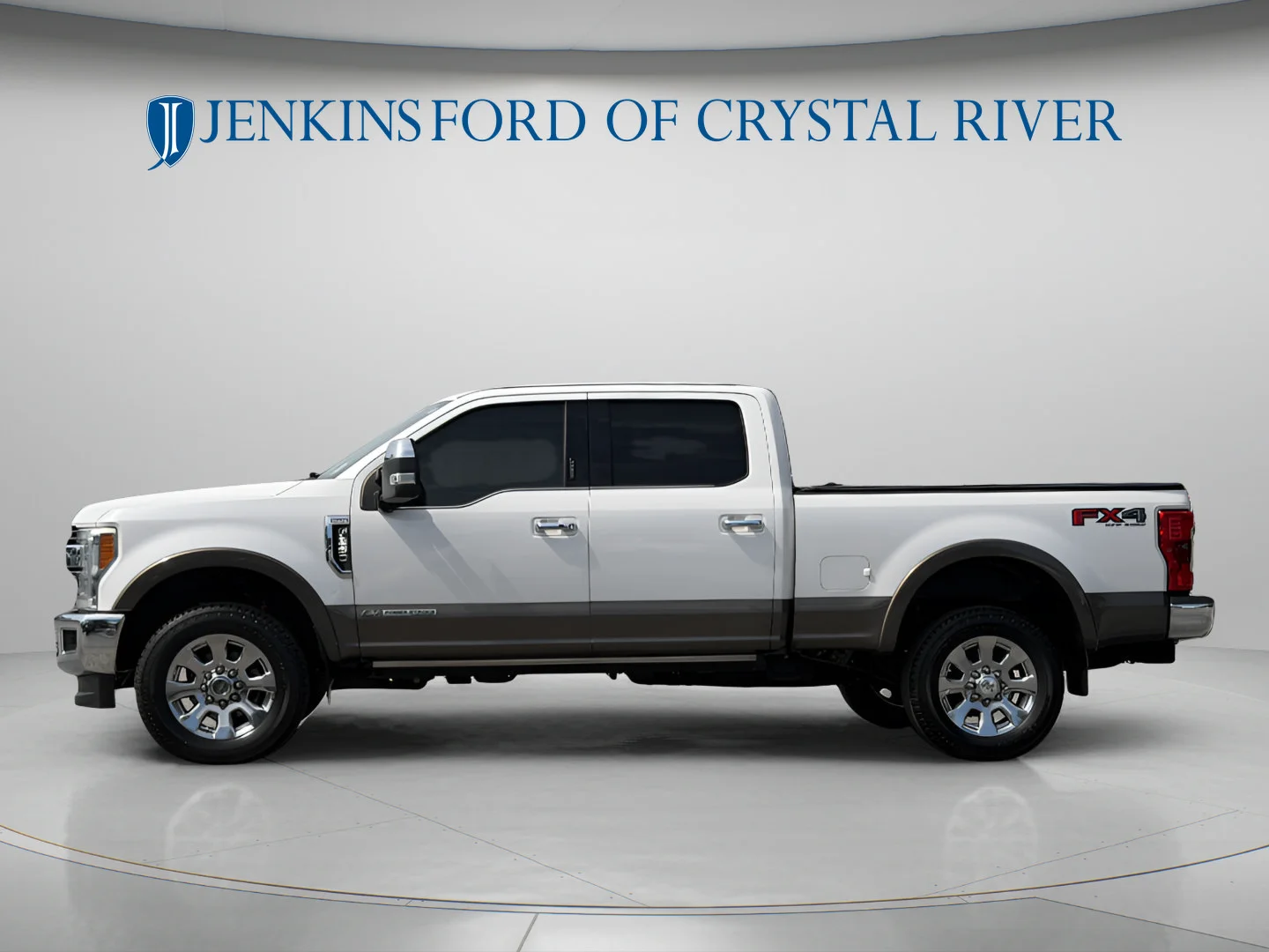 Used 2017 White Platinum Metallic Tri-Coat Ford King Ranch image 7