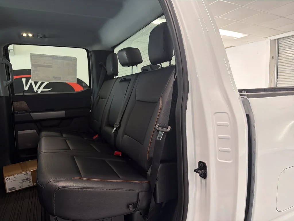 New 2027 Oxford White Ford F-250® Lariat® image 10