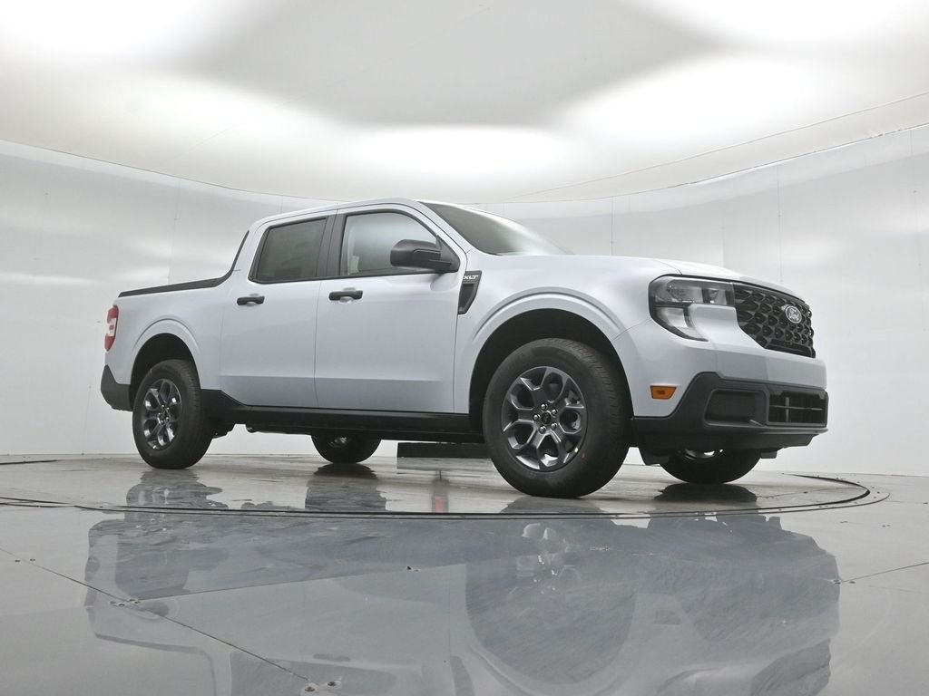 New 2026 Space White Metallic Ford XLT image 3