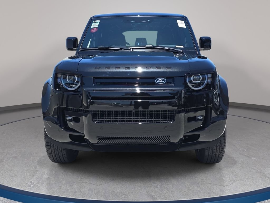 New 2026 Santorini Black Land Rover X-Dynamic SE image 2
