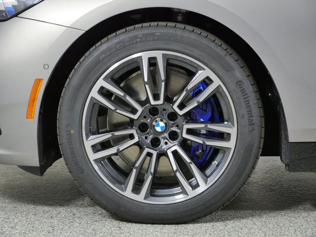 New 2027 Oxide Grey Metallic BMW 540i xDrive image 16