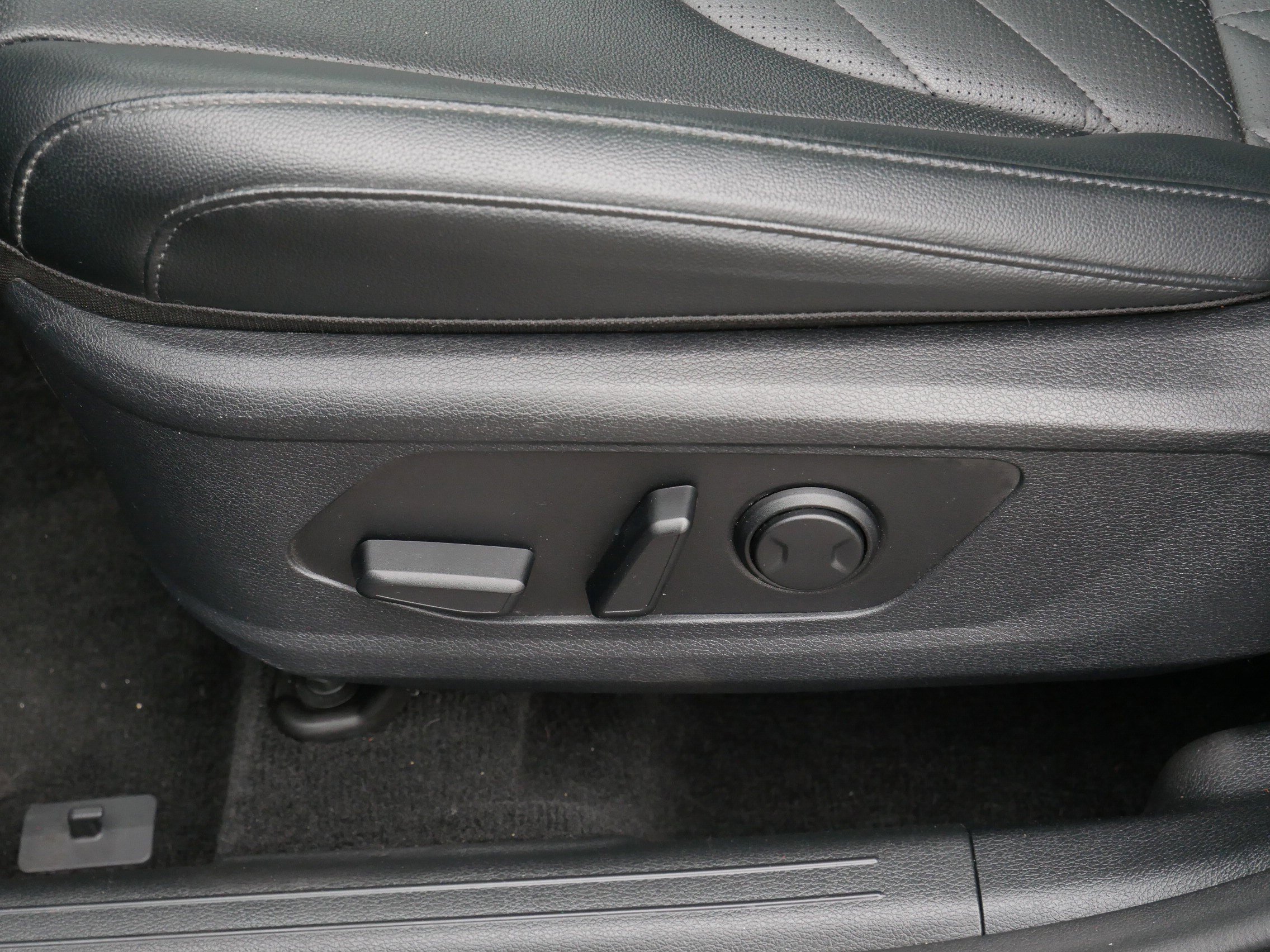 Used 2023 Gravity Gray Kia X-Line image 19
