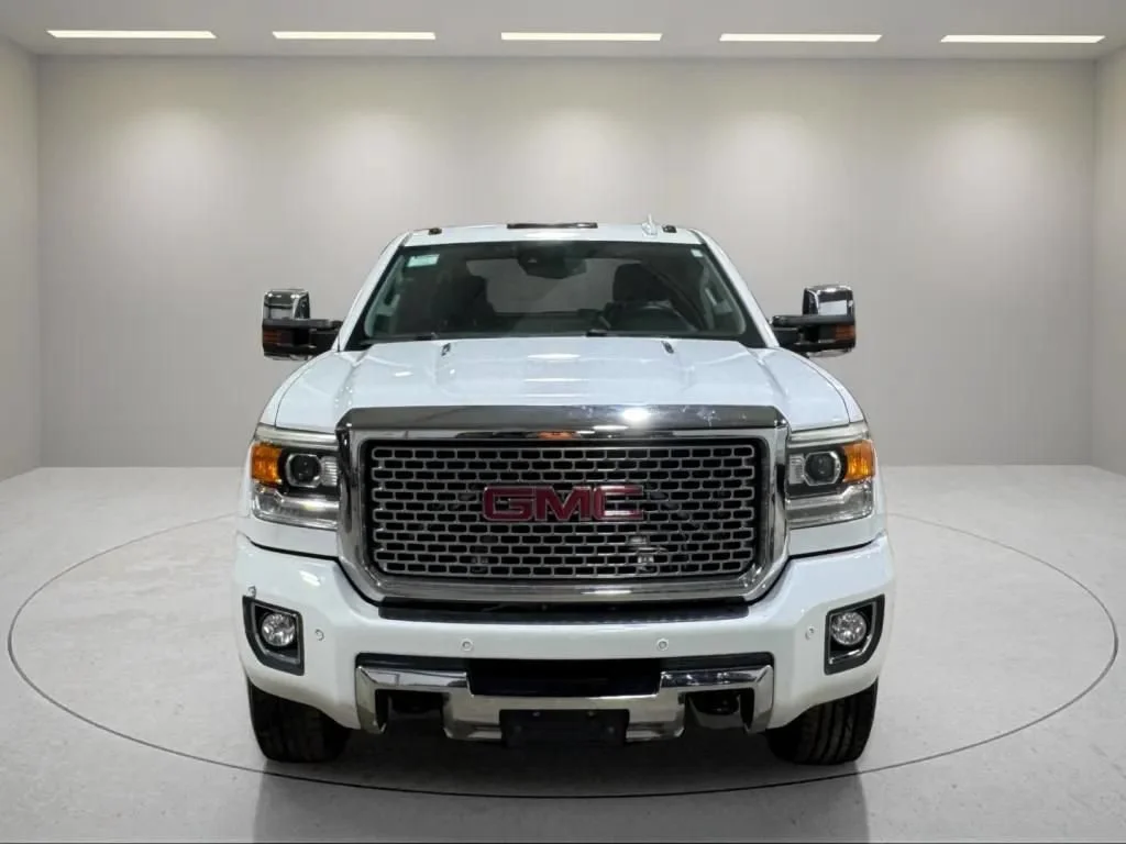 Used 2016 SUMMIT WHITE GMC Denali image 6