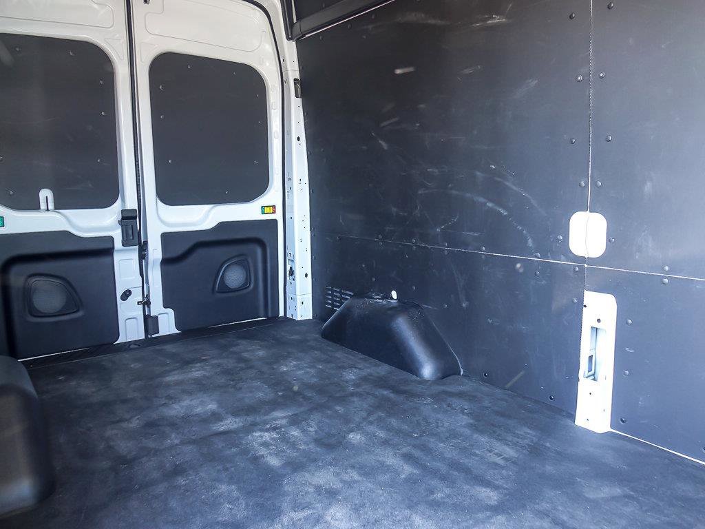 Used 2025 Oxford White Ford Base image 28