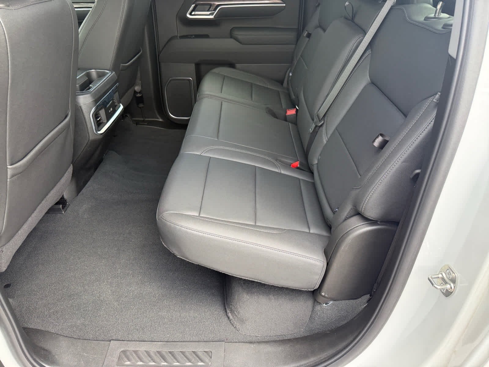 Used 2025 Summit White Chevrolet LTZ image 11