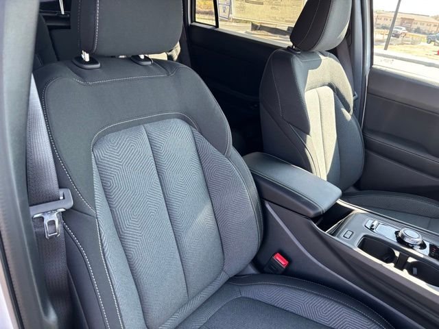 New 2026 Bright White Clear-Coat Exterior Paint Jeep Laredo image 21