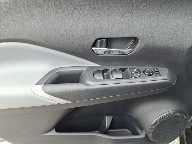 Used 2023 Gray Nissan SR image 14