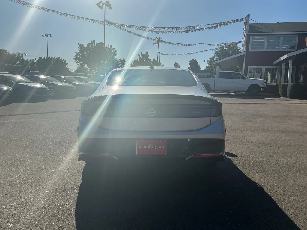 Used 2025 Aero Silver Hyundai SEL image 6