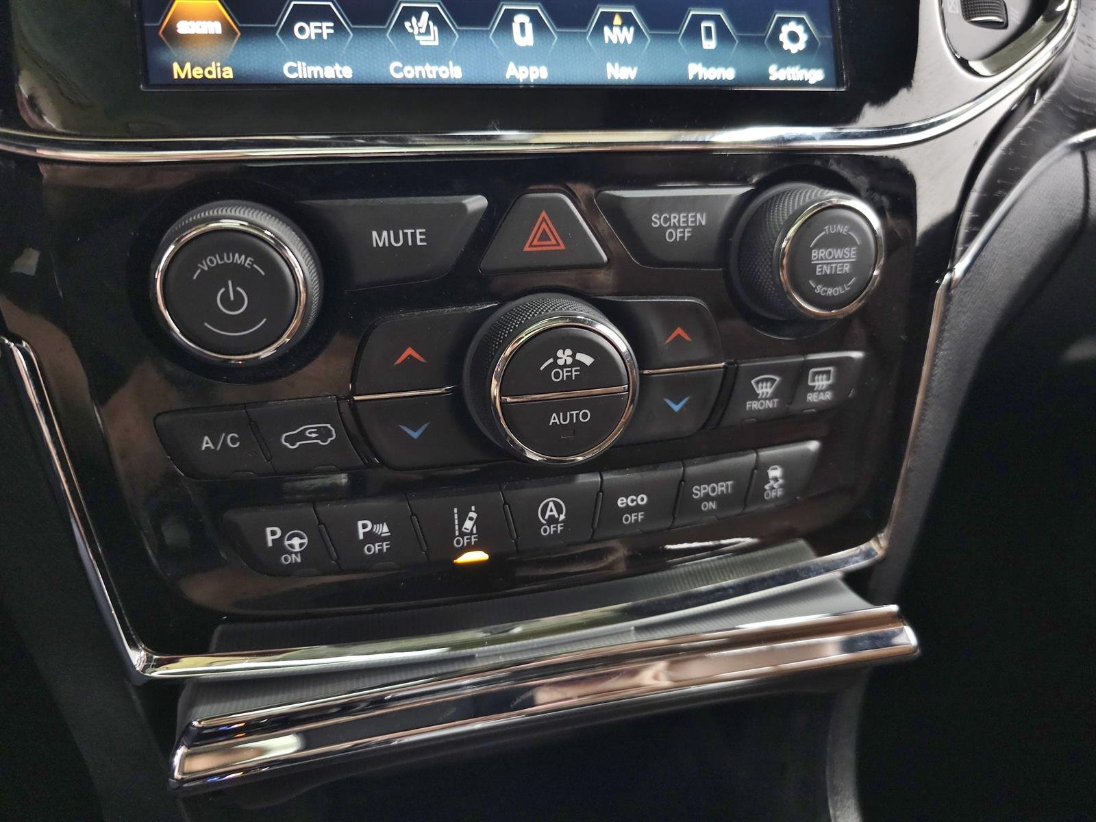 Used 2019 White Jeep Summit image 27