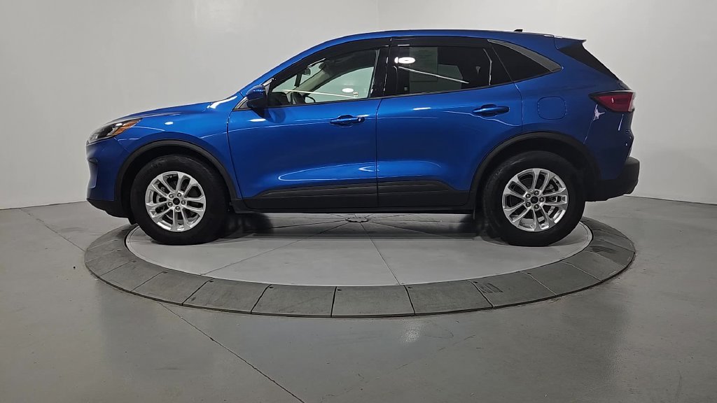 Used 2020 Blue Ford SE image 2