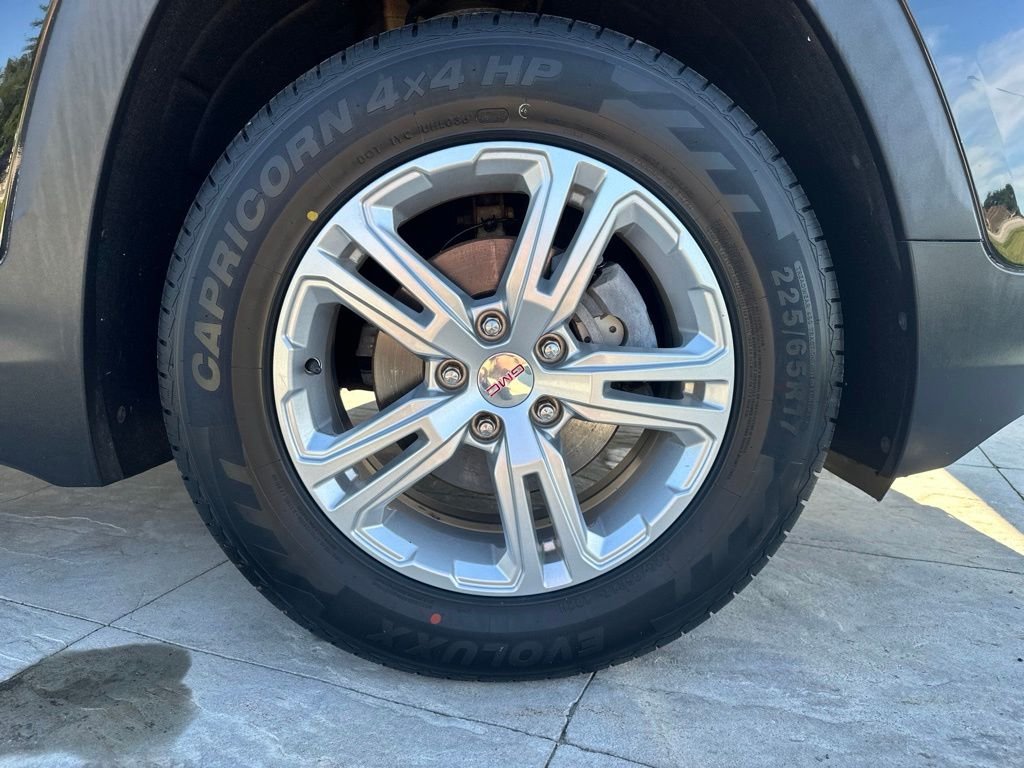 Used 2019 Black GMC SLE image 6