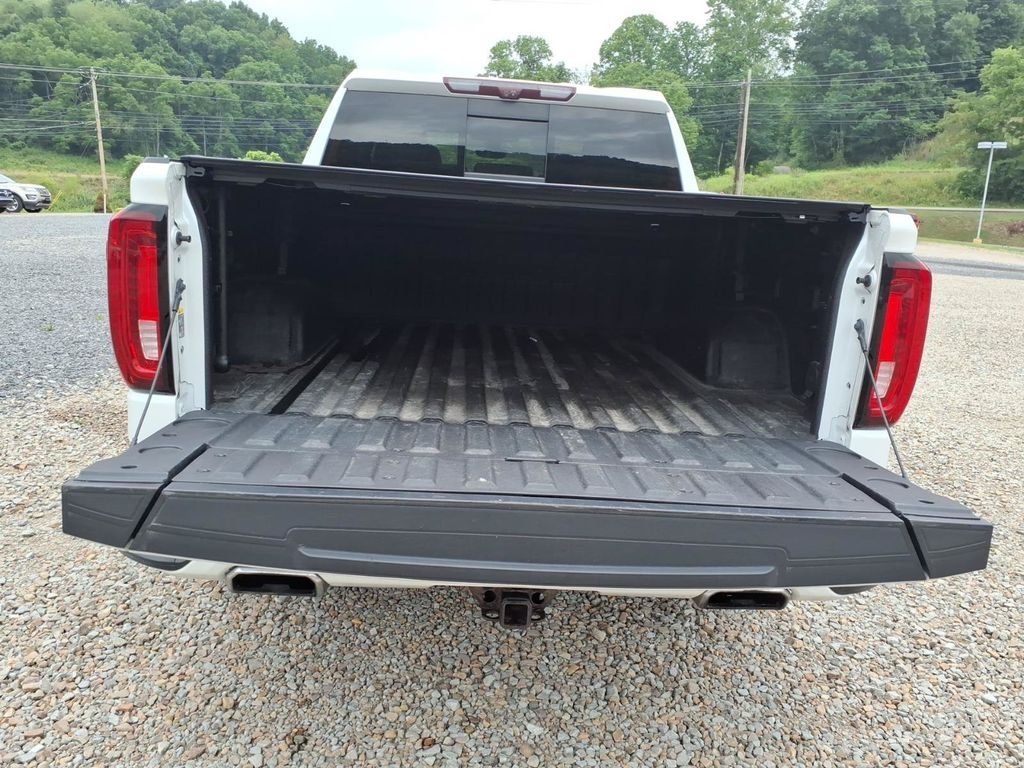 Used 2020 White GMC Denali image 22