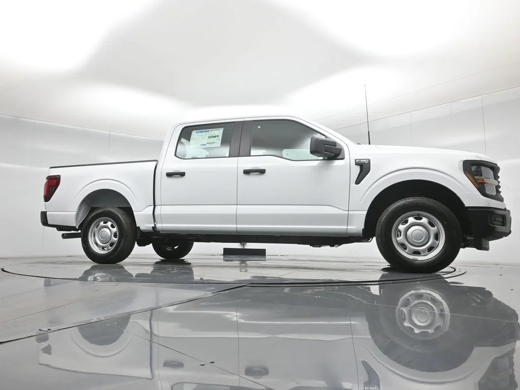 New 2026 Oxford White Ford XL image 3