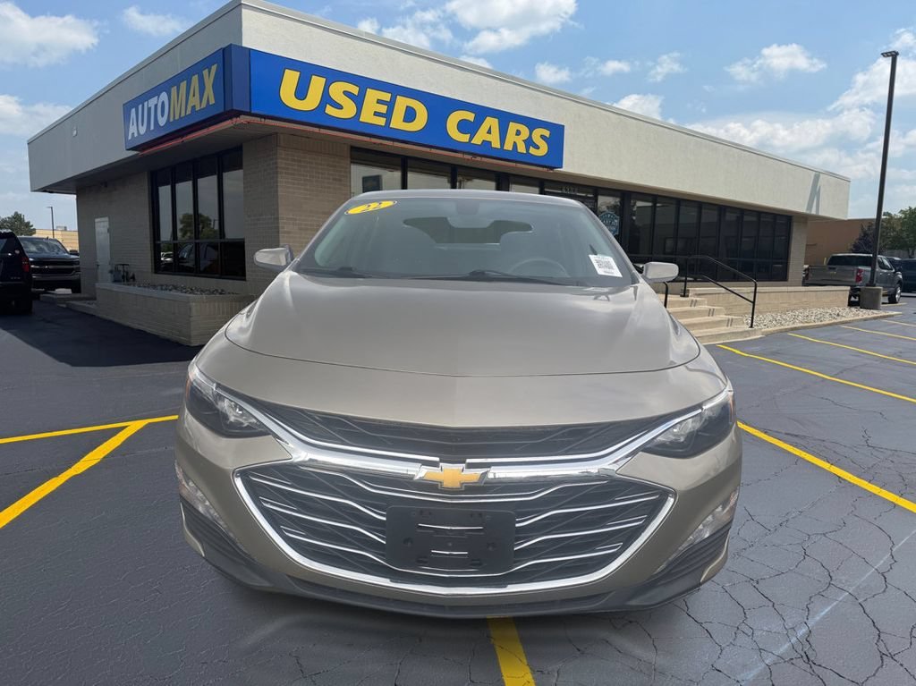Used 2022 MINERAL GRAY METALLIC Chevrolet LT image 3