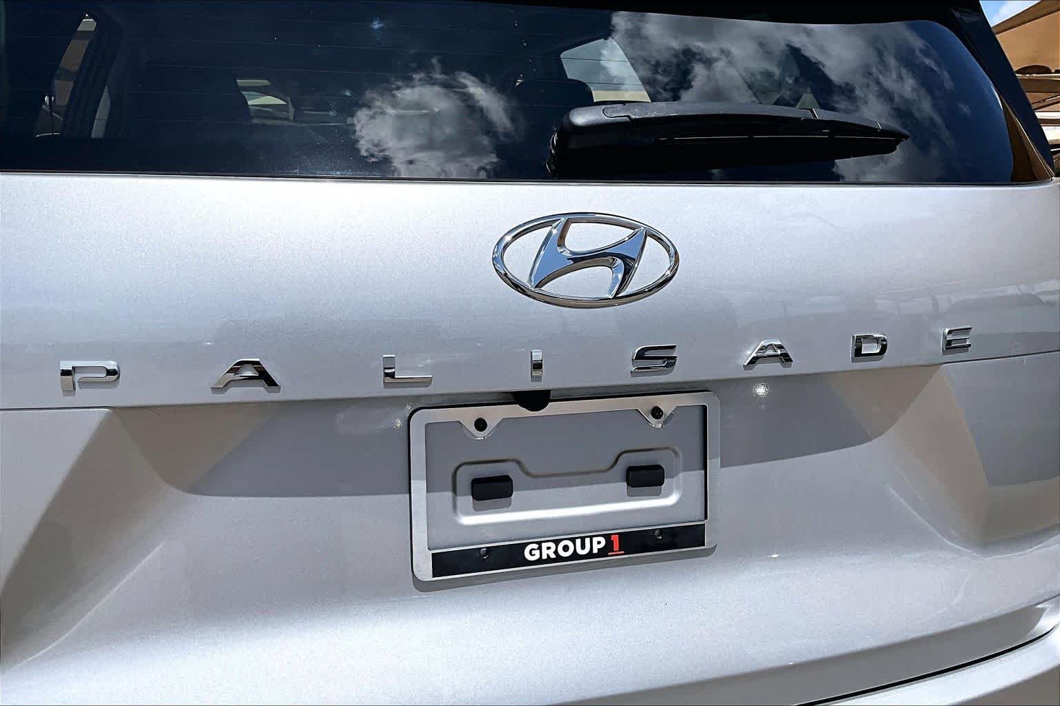 Used 2025 Typhoon Silver Hyundai SEL Premium 7P image 30