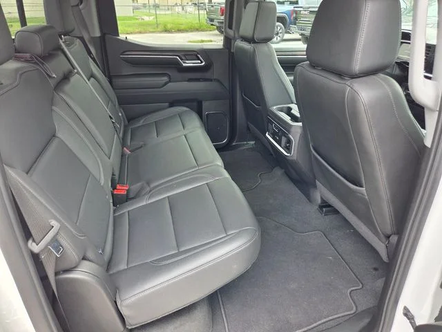Used 2024 White GMC SLT image 15