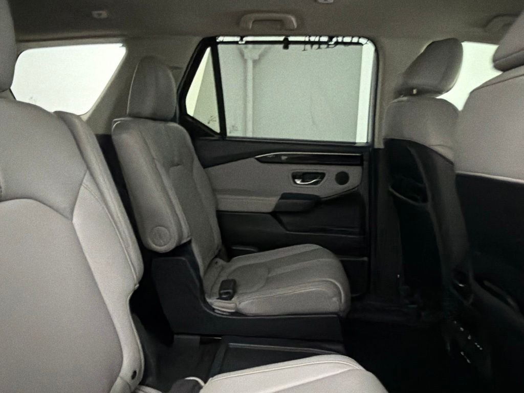 Used 2024 Silver Honda EX-L image 29