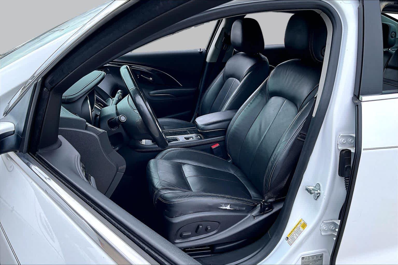 Pre-Owned 2015 Buick LaCrosse Leather