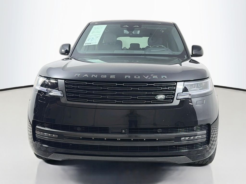 Certified Used 2025  Land Rover SE image 2
