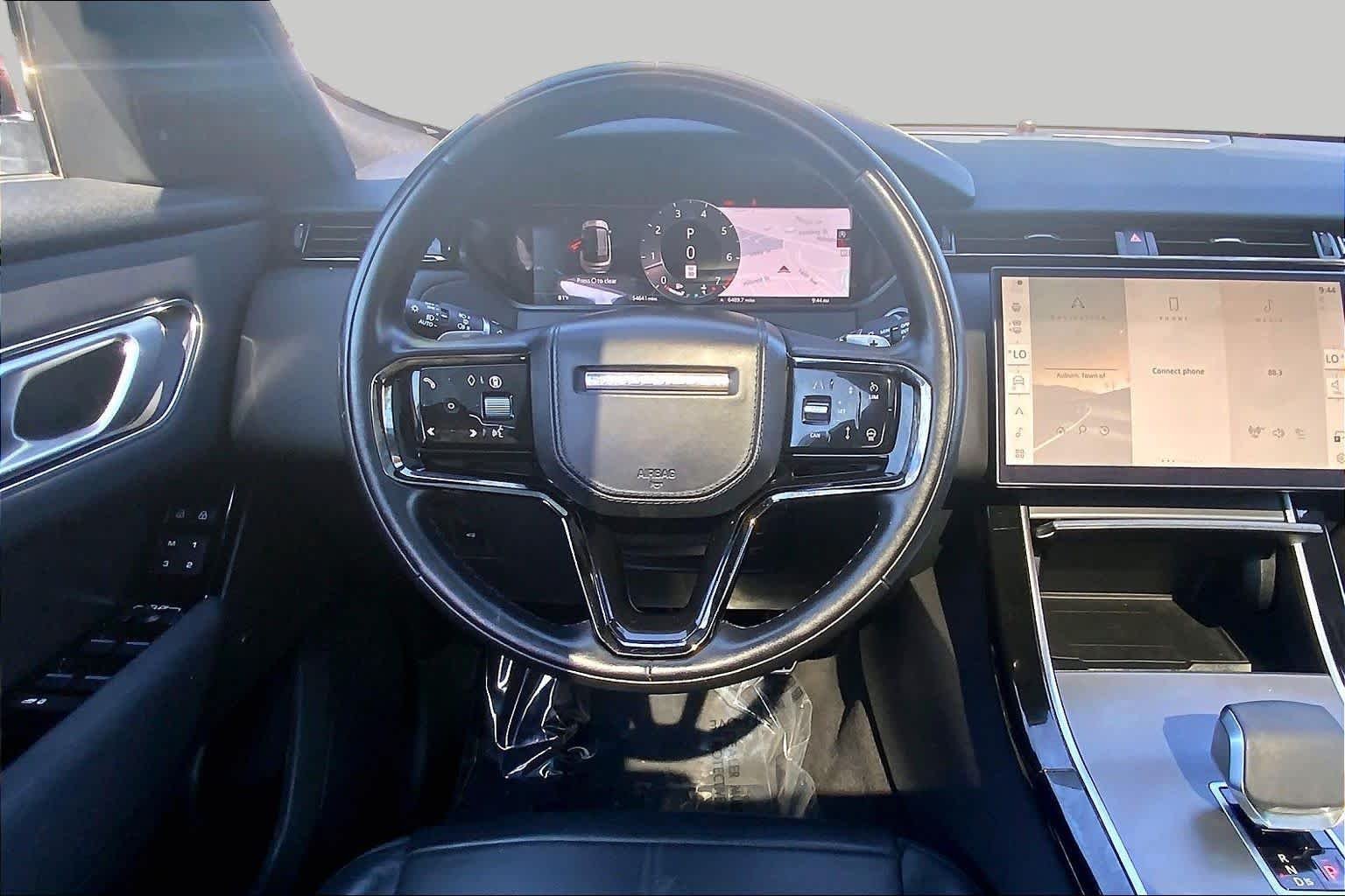 Used 2025 Ostuni Pearl White Land Rover Dynamic SE image 6
