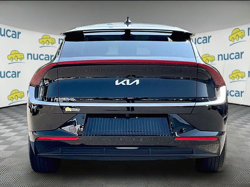 Used 2022 Black Kia Wind image 5