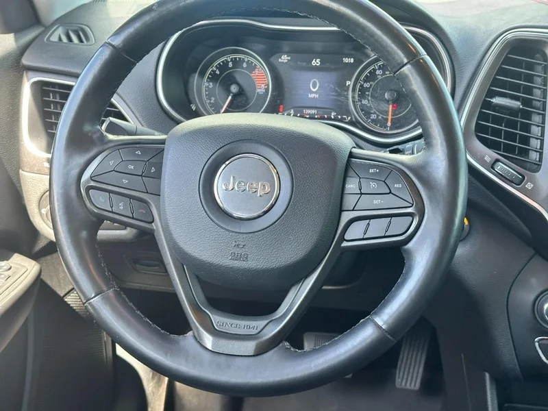 Used 2019 Diamond Black Crystal Pearlcoat Jeep Trailhawk 4x4 image 12