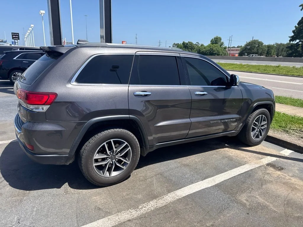 Used 2020 Gray Jeep Limited image 5