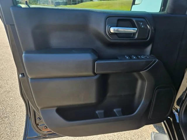 Used 2025 Black Chevrolet Custom image 10