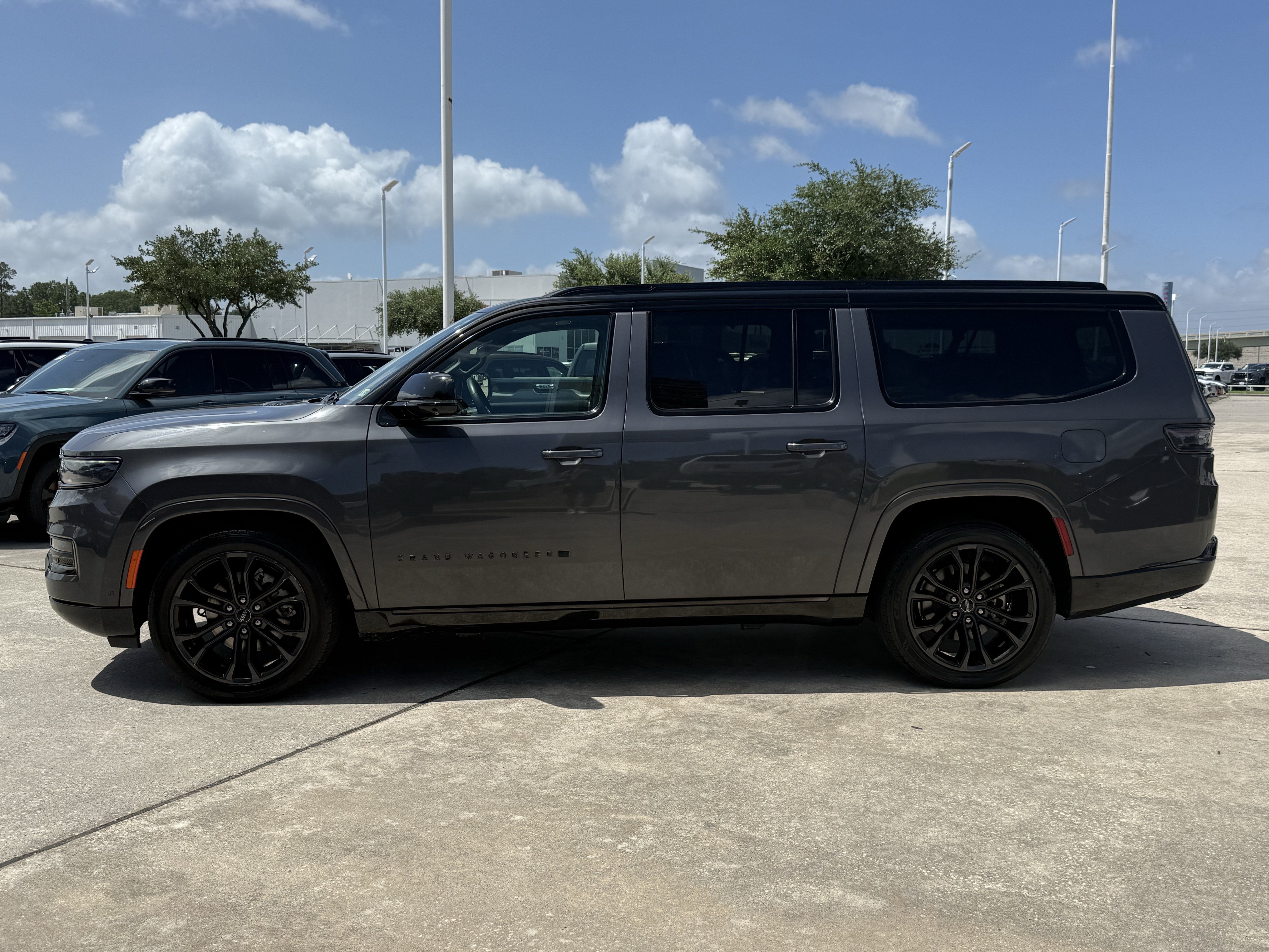 Used 2024 Baltic Gray Metallic Clearcoat Jeep  image 7