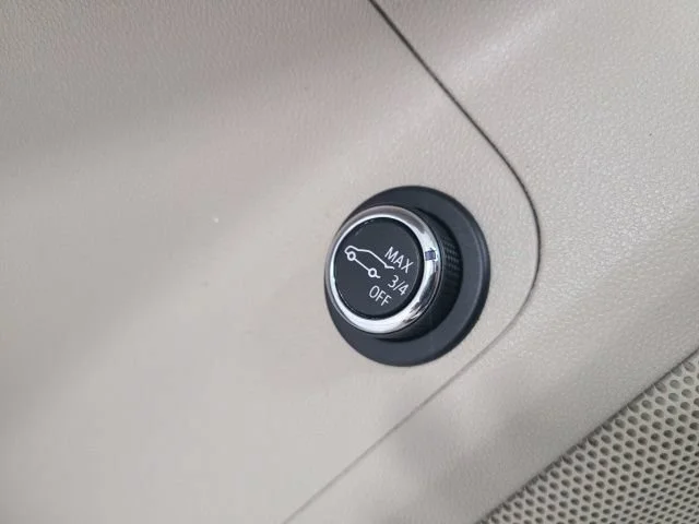 Used 2019 White Frost Tricoat GMC Denali image 34
