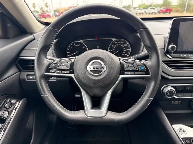 Used 2022 Silver Nissan 2.5 SV image 15