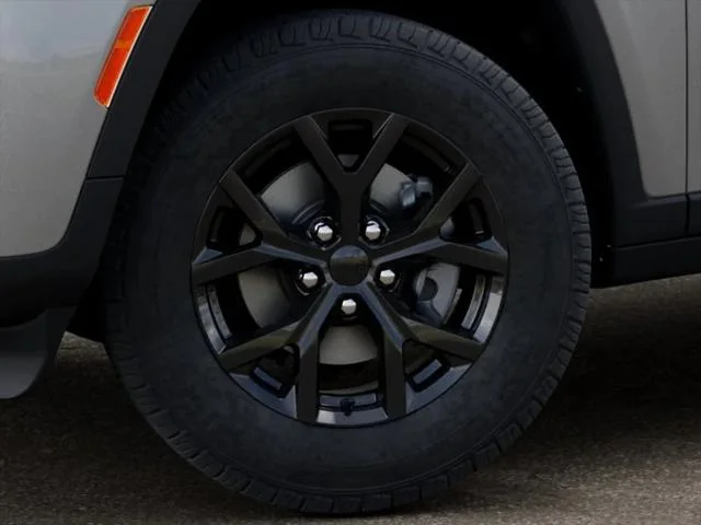 New 2026 Silver Zynith Exterior Paint Jeep Laredo image 34
