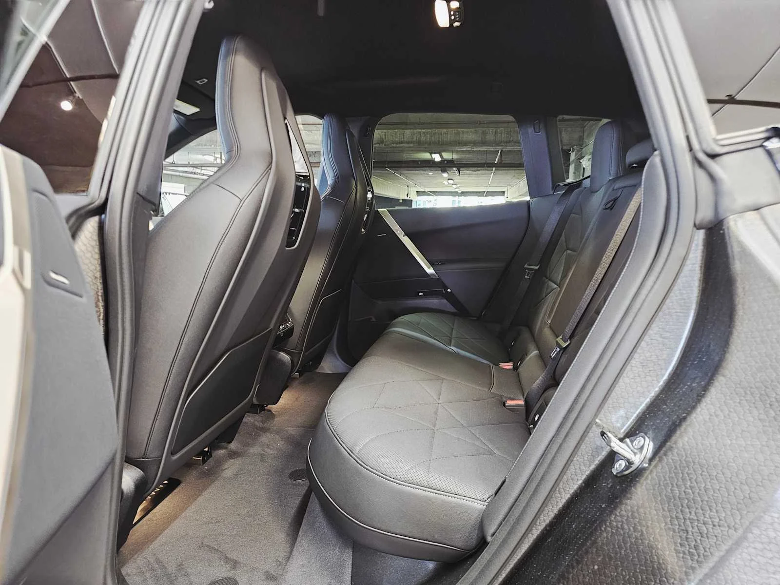 New 2026 Dark Graphite Metallic BMW xDrive45 image 25