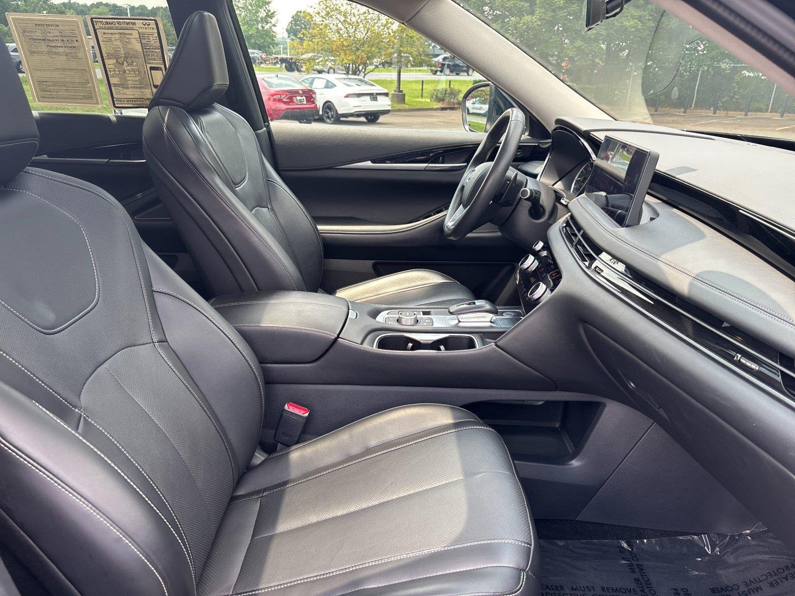 Used 2025 Mineral Black INFINITI PURE image 40