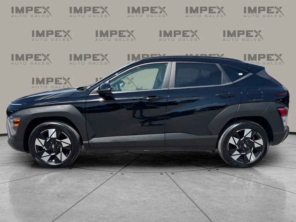 Used 2025 Black Hyundai SEL image 2