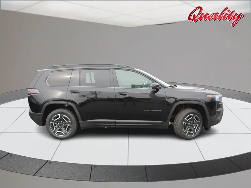 New 2026 Diamond Black Crystal Pearl-Coat Exterior Paint Jeep Limited image 2