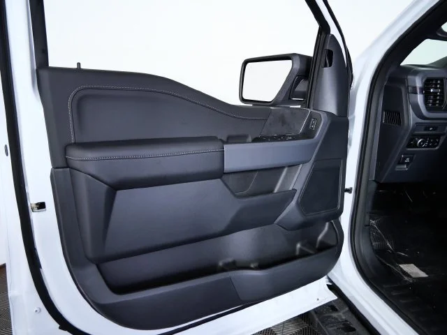 New 2026 Oxford White Ford XLT image 17