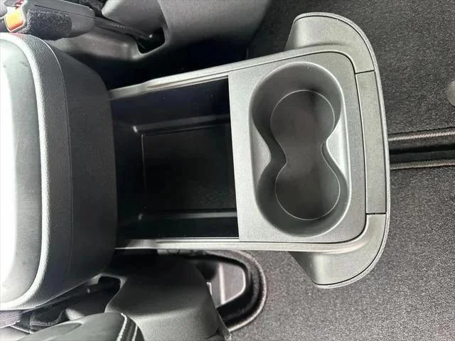 2026 Chrysler Pacifica Select - Photo 27