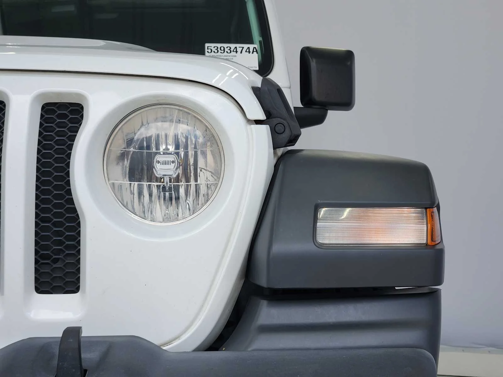 Used 2018 Bright White Clearcoat Jeep Sport S image 7