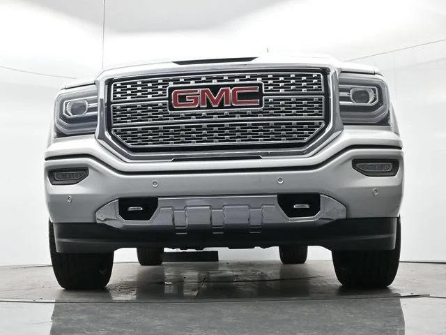 Used 2018 QUICKSILVER METALLIC GMC Denali image 24