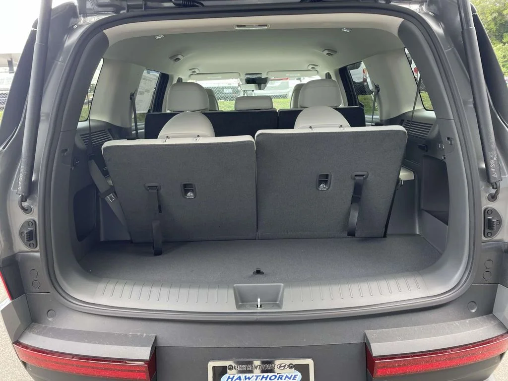 New 2026 Gray Hyundai SE image 9
