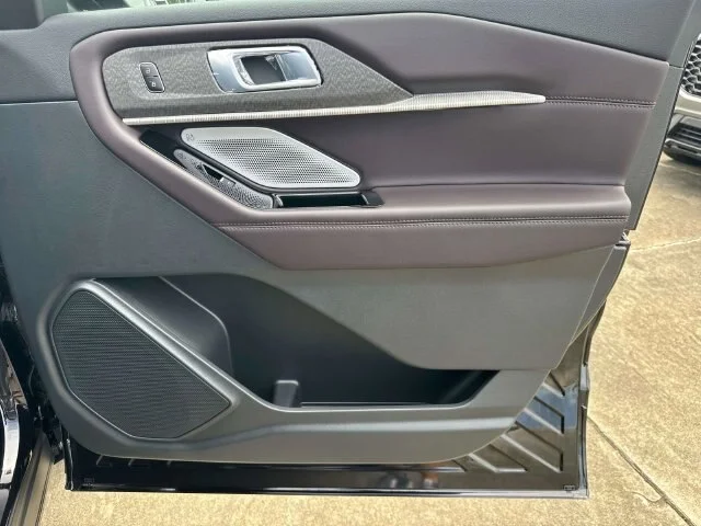 New 2026 Agate Black Metallic Ford Platinum™ image 45
