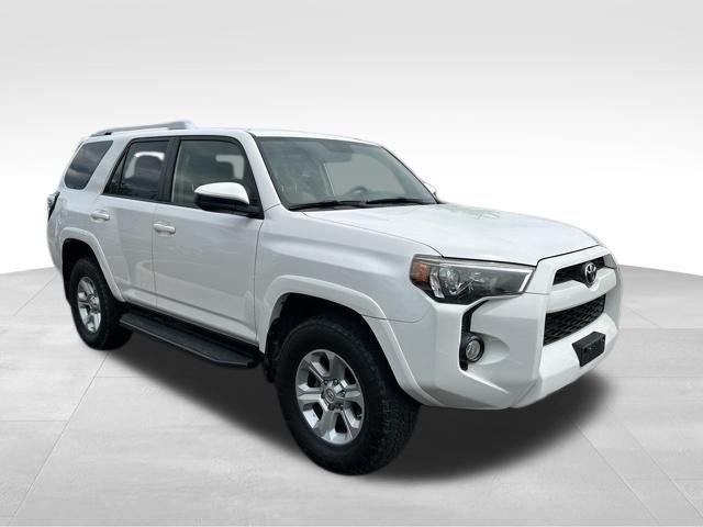 Used 2016 White Toyota SR5 image 9