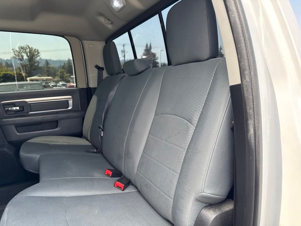 Used 2016 Bright White Clearcoat Ram SLT image 6