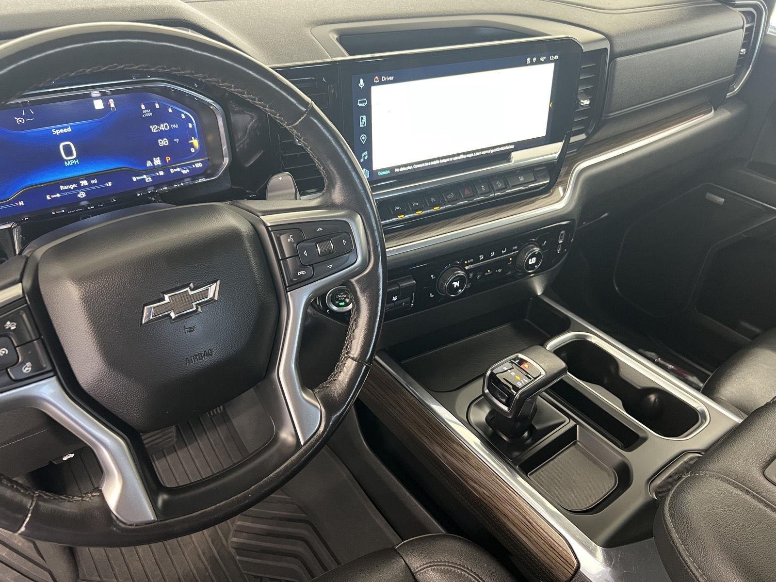 Used 2022 Summit White Chevrolet RST image 21