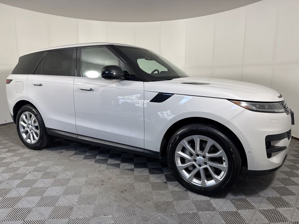 Used 2025 Borasco Grey Metallic Land Rover SE image 10