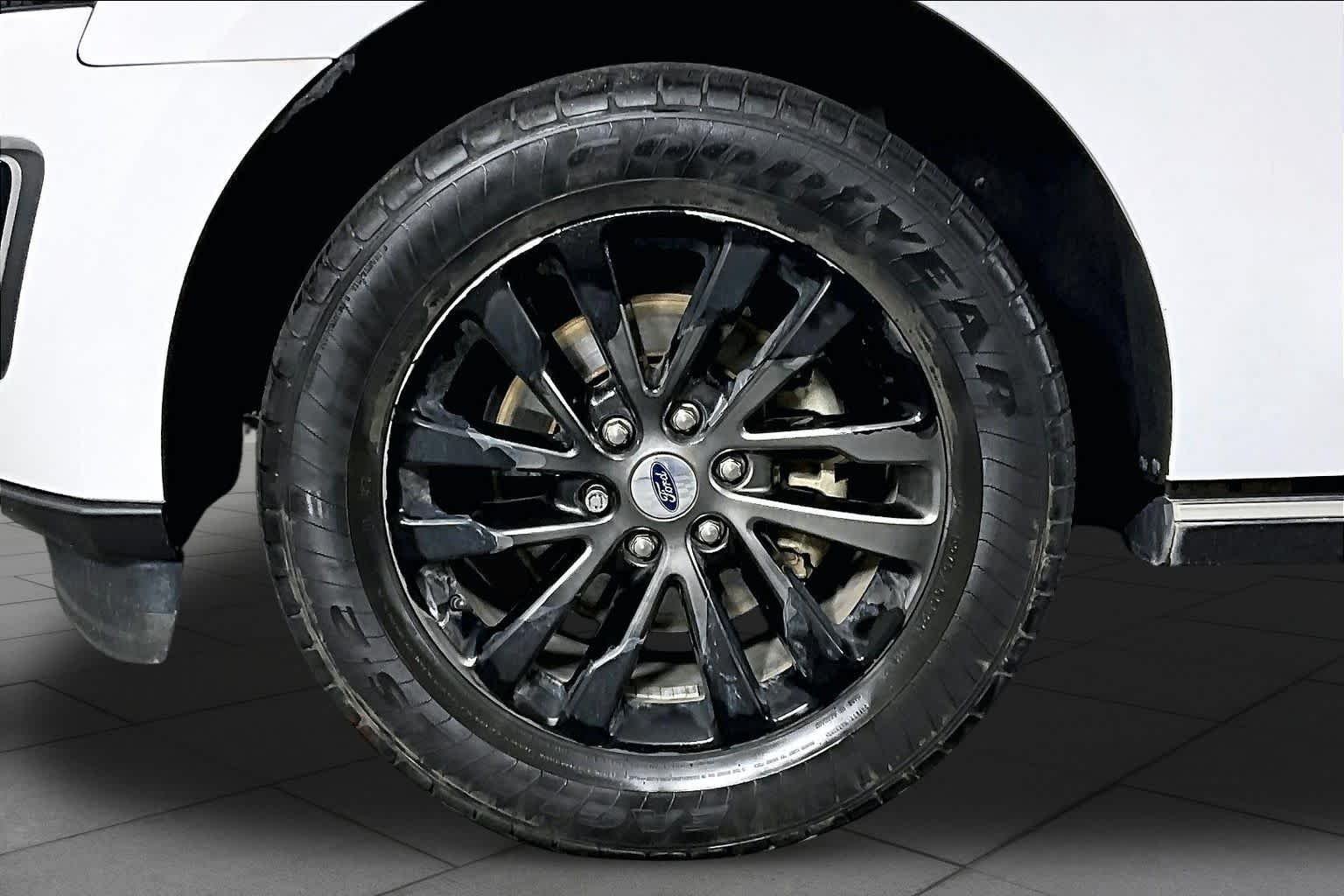 Used 2019 Oxford White Ford Limited image 10