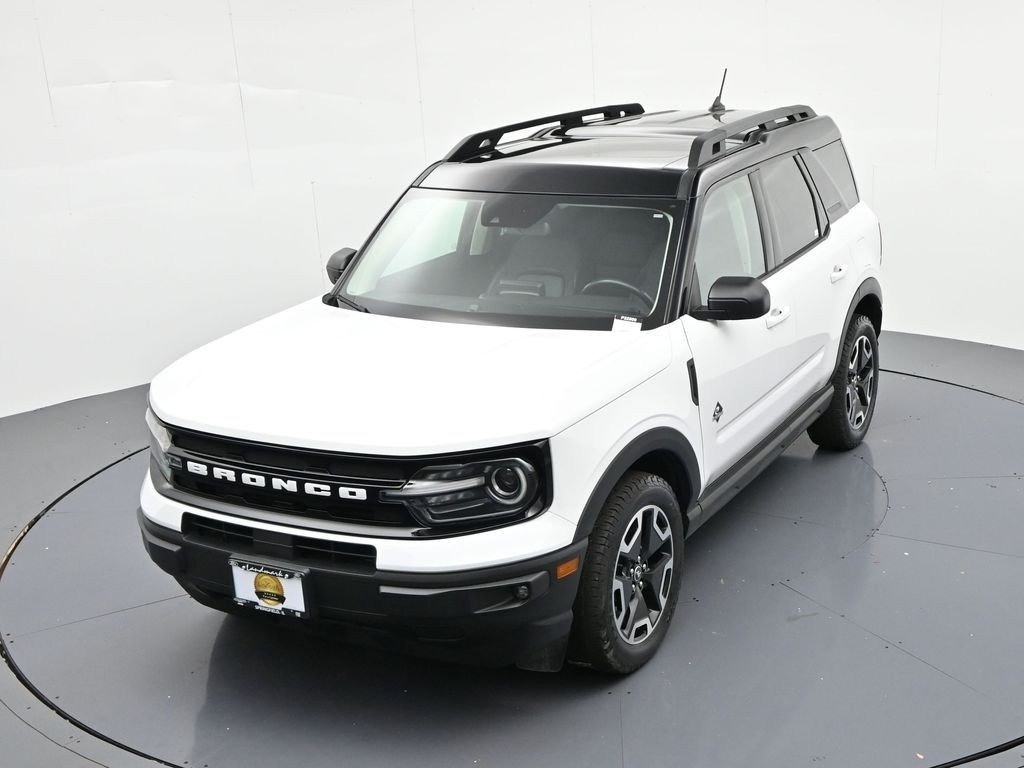 Used 2022 Oxford White Ford Outer Banks 4x4 image 18