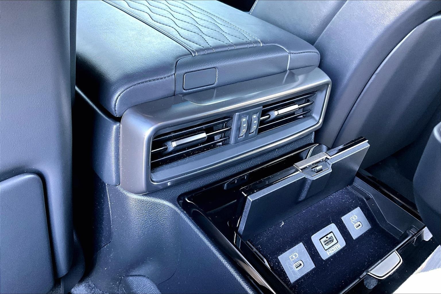 Used 2022 White Lexus 600 Ultra Luxury image 34